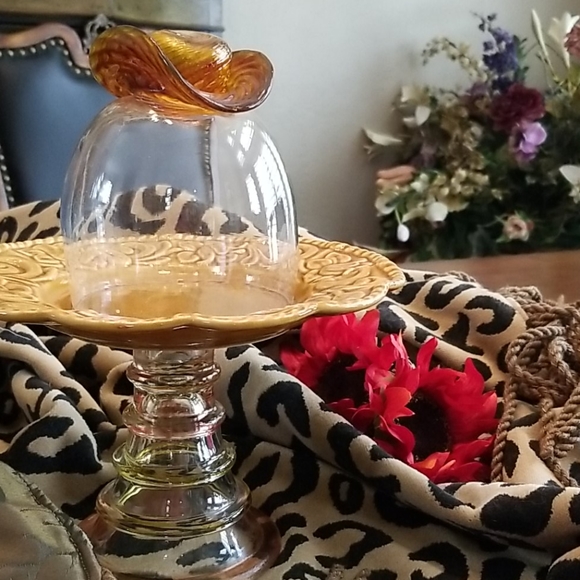 Ropem' in with this Blown Glass cupcake Holder - Picture 4 of 6